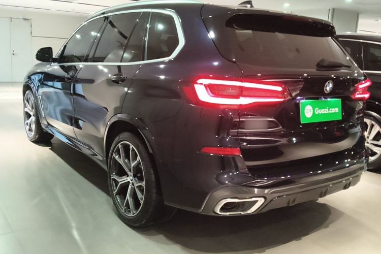 Used BMW X5 2021 xDrive40i Luxury Model with M Sport Package Rear Left 45 Deg