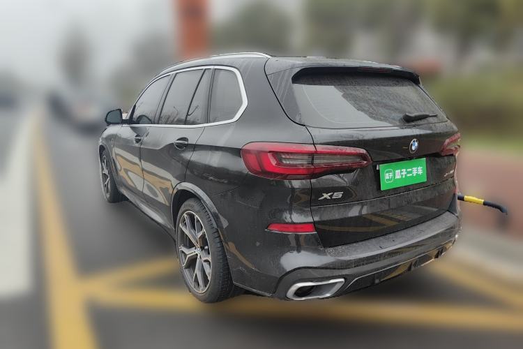 Used BMW X5 2021 xDrive40i Luxury Model with M Sport Package Rear Left 45 Deg