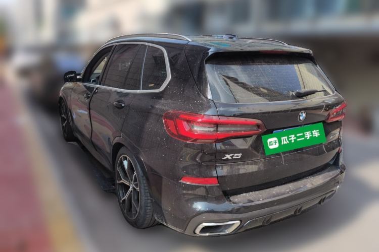 Used BMW X5 2021 xDrive40i Luxury Model with M Sport Package Rear Left 45 Deg