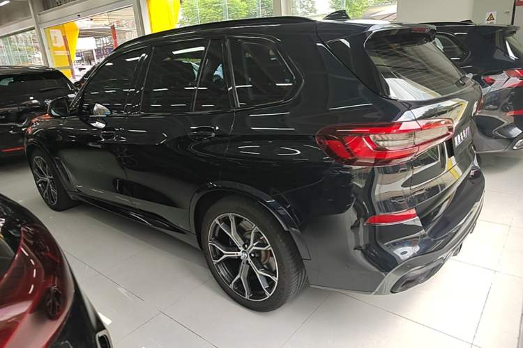 Used BMW X5 2021 Restyled xDrive40i Luxury Version M Sport Package Rear Left 45 Deg