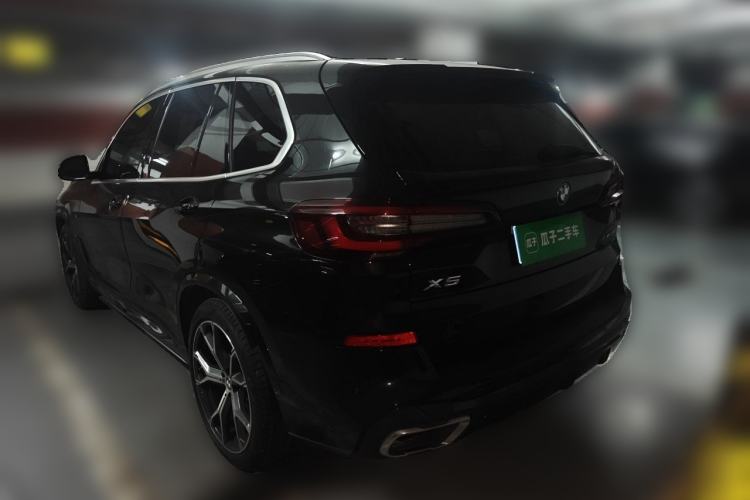 Used BMW X5 2021 xDrive40i Luxury Model with M Sport Package Rear Left 45 Deg