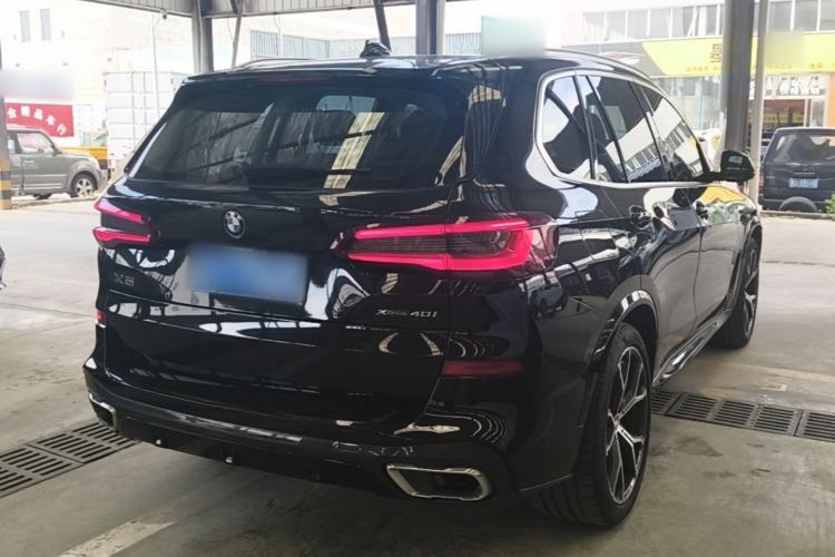 Used BMW X5 2021 xDrive40i Luxury Model with M Sport Package Rear Right 45 Deg