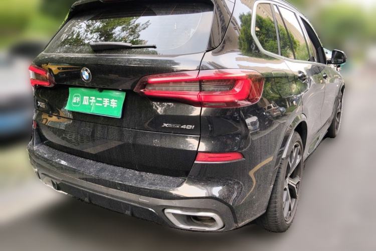 Used BMW X5 2021 xDrive40i Luxury Model with M Sport Package Rear Right 45 Deg