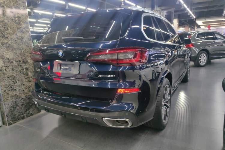 Used BMW X5 2021 Restyled xDrive30i M Sport Package Rear Right 45 Deg