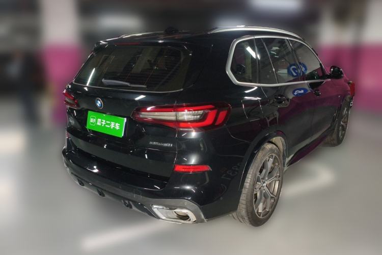 Used BMW X5 2021 xDrive40i Luxury Model with M Sport Package Rear Right 45 Deg
