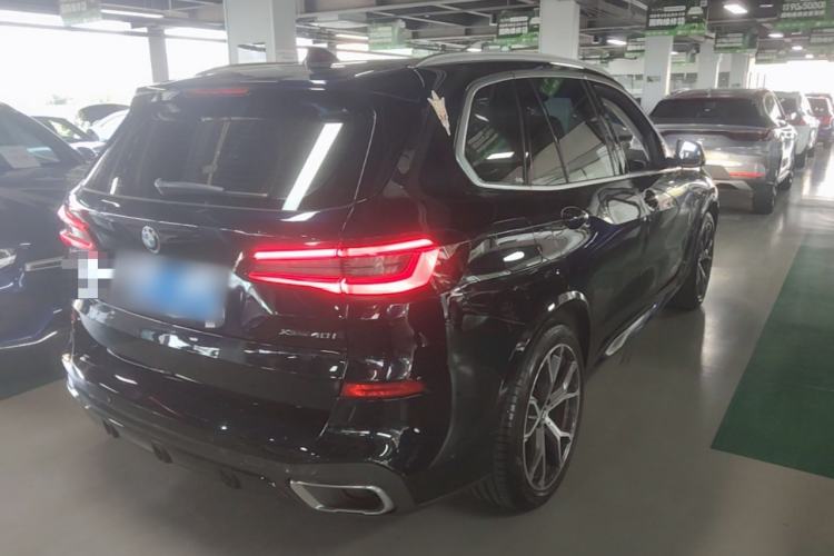 Used BMW X5 2021 xDrive40i Luxury Model with M Sport Package Rear Right 45 Deg