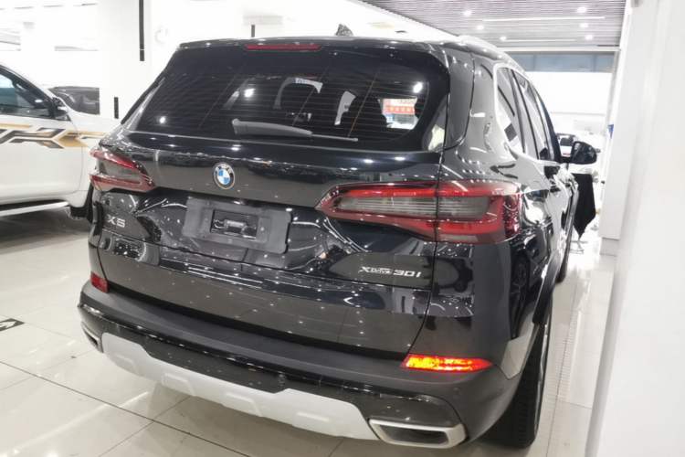 Used BMW X5 2021 xDrive30i X Design Package Rear Right 45 Deg