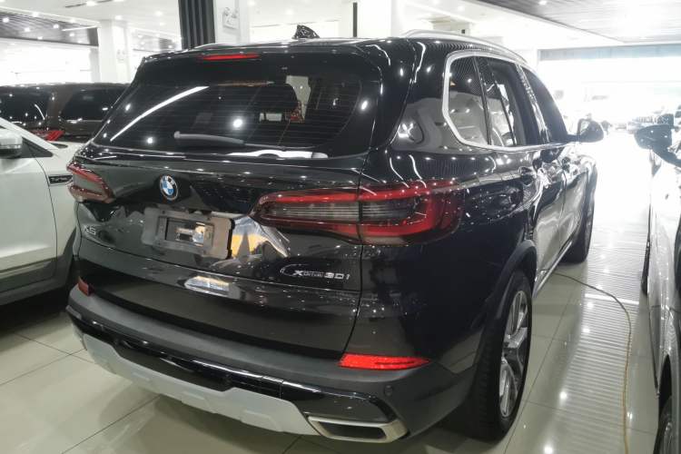 Used BMW X5 2021 xDrive30i X Design Package Rear Right 45 Deg