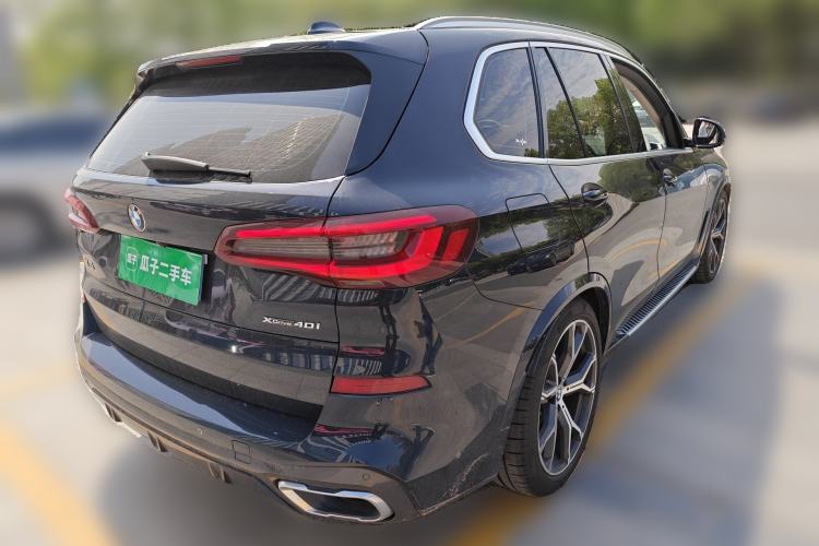 Used BMW X5 2021 xDrive40i Luxury Model with M Sport Package Rear Right 45 Deg