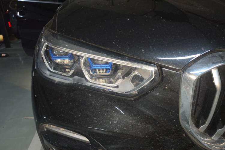 Used BMW X5 2021 xDrive40i Luxury Model with M Sport Package Right Front Headlight