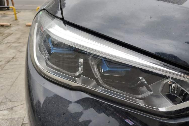 Used BMW X5 2021 Restyled xDrive40i Luxury Version M Sport Package Right Front Headlight