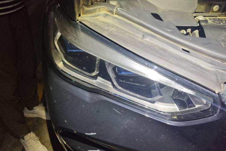 Used BMW X5 2021 xDrive40i Luxury Model with M Sport Package Right Front Headlight