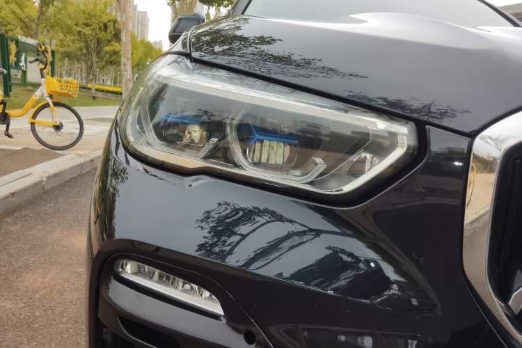 Used BMW X5 2021 xDrive40i M Sport Package Right Front Headlight