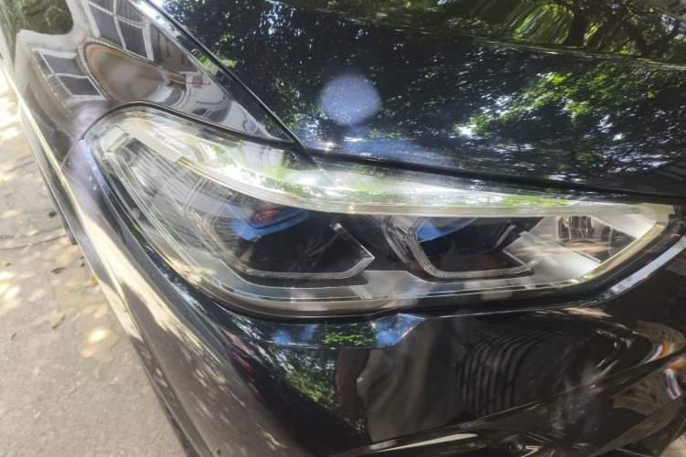 Used BMW X5 2021 xDrive40i Luxury Model with M Sport Package Right Front Headlight