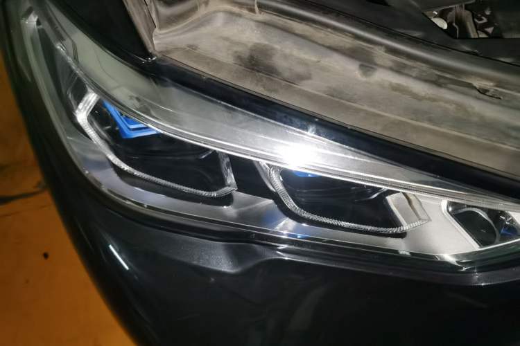 Used BMW X5 2021 Restyled xDrive40i Luxury Version M Sport Package Right Front Headlight