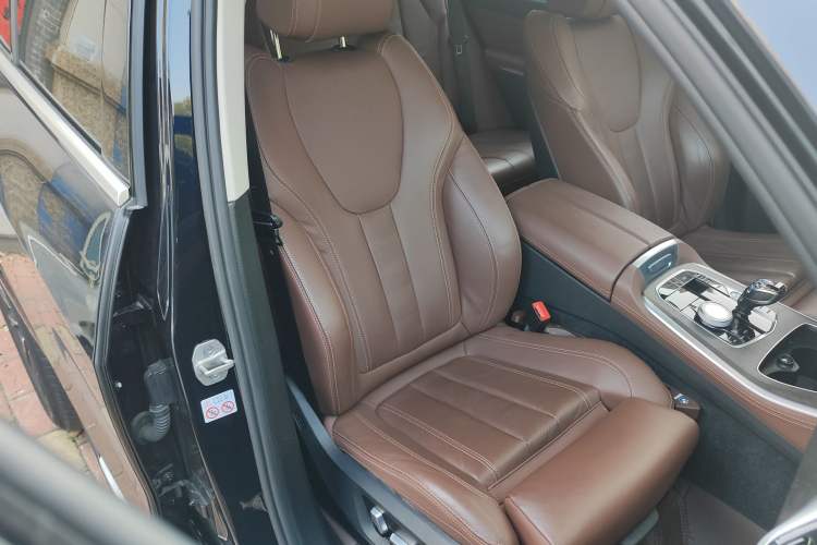 Used BMW X5 2021 Restyled xDrive30i M Sport Package Right Front Seat