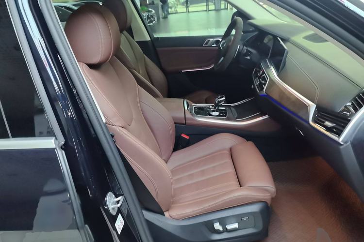 Used BMW X5 2021 xDrive40i M Sport Package Right Front Seat