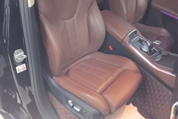 Used BMW X5 2021 xDrive40i M Sport Package Right Front Seat
