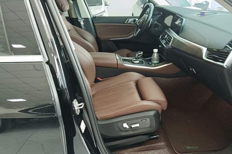 Used BMW X5 2021 Restyled xDrive40i M Sport Package Right Front Seat