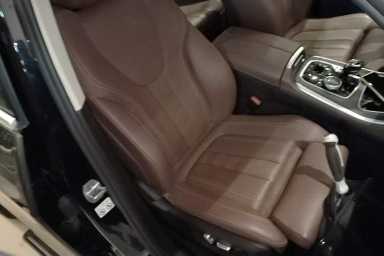 Used BMW X5 2021 xDrive40i M Sport Package Right Front Seat
