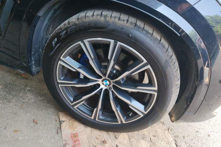 Used BMW X5 2021 xDrive30i M Sport Package Right Front Wheel Hub