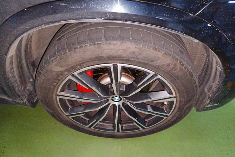 Used BMW X5 2021 Restyled xDrive30i M Sport Package Right Front Wheel Hub