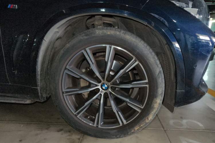 Used BMW X5 2021 Restyled xDrive30i M Sport Package Right Front Wheel Hub