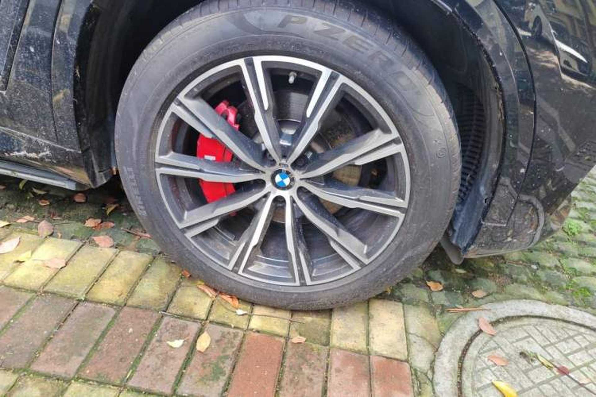 Used BMW X5 2021 xDrive30i M Sport Package Right Front Wheel Hub