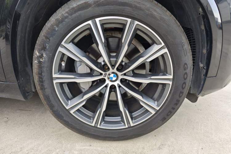 Used BMW X5 2021 Restyled xDrive30i M Sport Package Right Front Wheel Hub