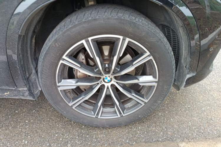 Used BMW X5 2021 xDrive40i M Sport Package Right Front Wheel Hub
