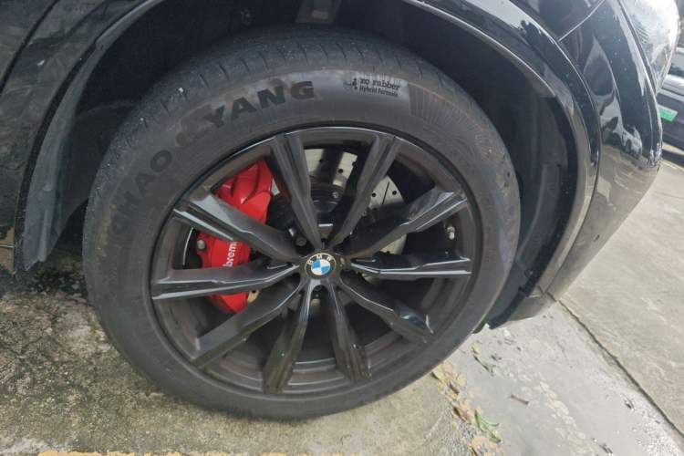 Used BMW X5 2021 xDrive30i M Sport Package Right Front Wheel Hub