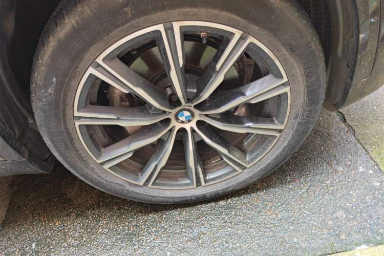 Used BMW X5 2021 xDrive30i M Sport Package Right Front Wheel Hub