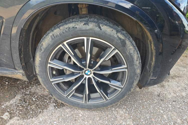 Used BMW X5  Right Front Wheel Hub