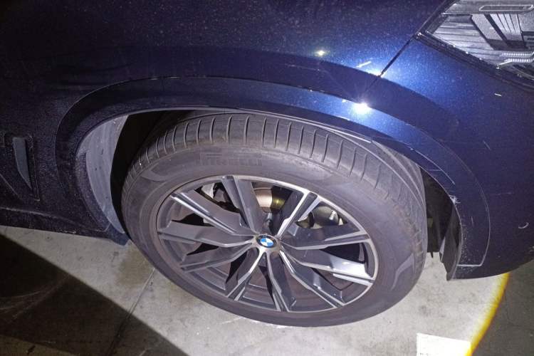 Used BMW X5 2021 Restyled xDrive30i M Sport Package Right Front Wheel Hub