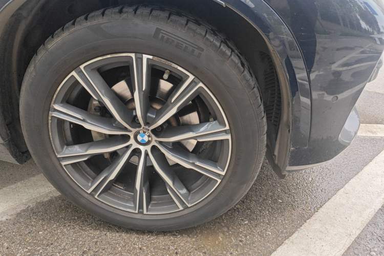 Used BMW X5 2021 xDrive30i M Sport Package Right Front Wheel Hub