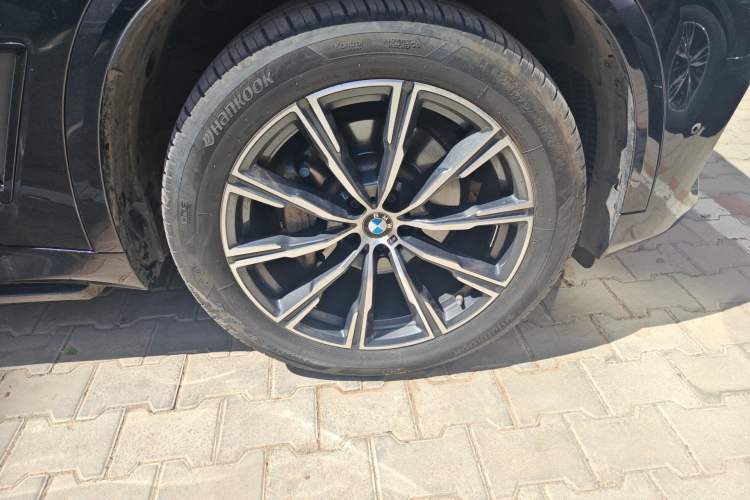 Used BMW X5 2021 xDrive30i M Sport Package Right Front Wheel Hub