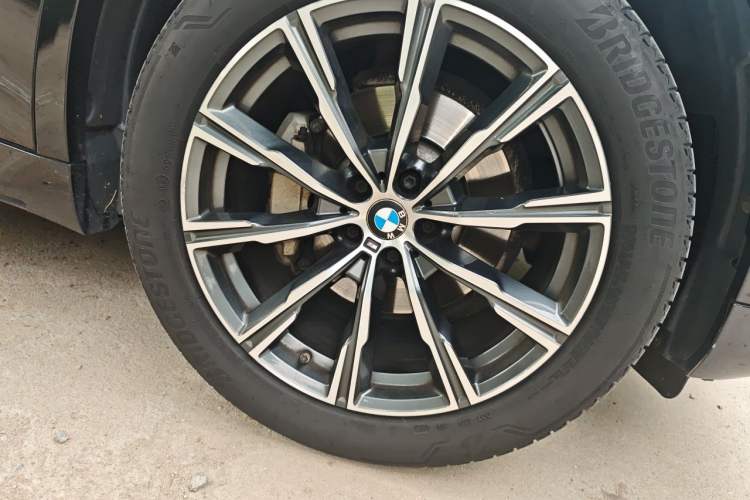 Used BMW X5 2021 Restyled xDrive30i M Sport Package Right Front Wheel Hub