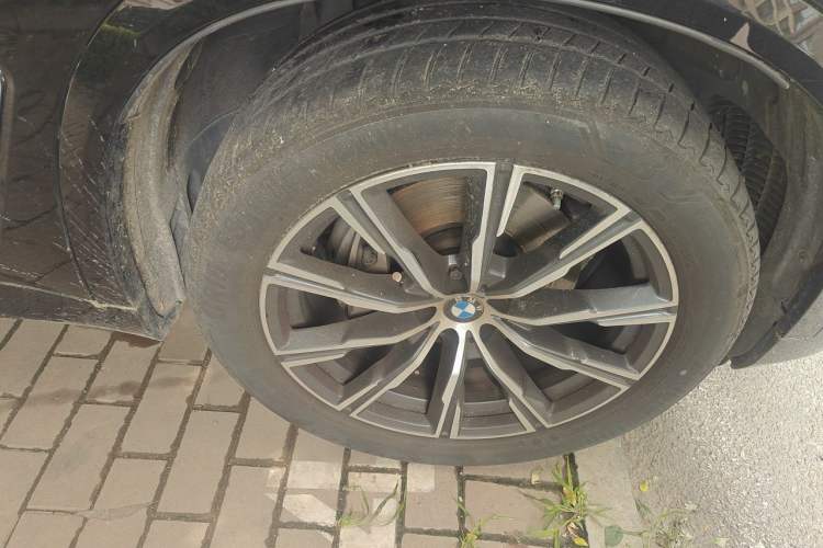 Used BMW X5 2021 Restyled xDrive40i M Sport Package Right Front Wheel Hub