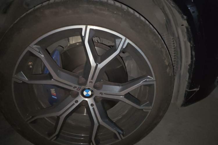 Used BMW X5 2021 Restyled xDrive40i Luxury Version M Sport Package Right Front Wheel Hub