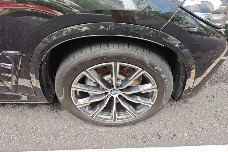 Used BMW X5 2021 xDrive30i M Sport Package Right Front Wheel Hub