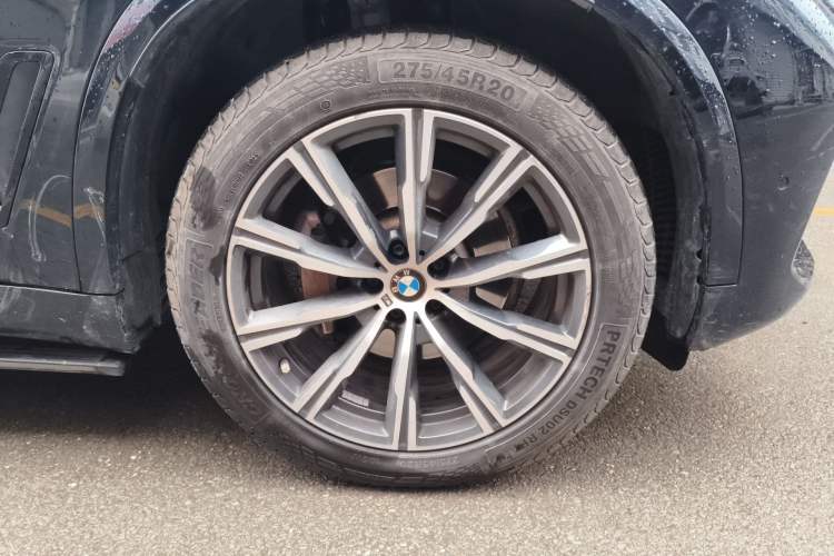 Used BMW X5 2021 Restyled xDrive30i M Sport Package Right Front Wheel Hub