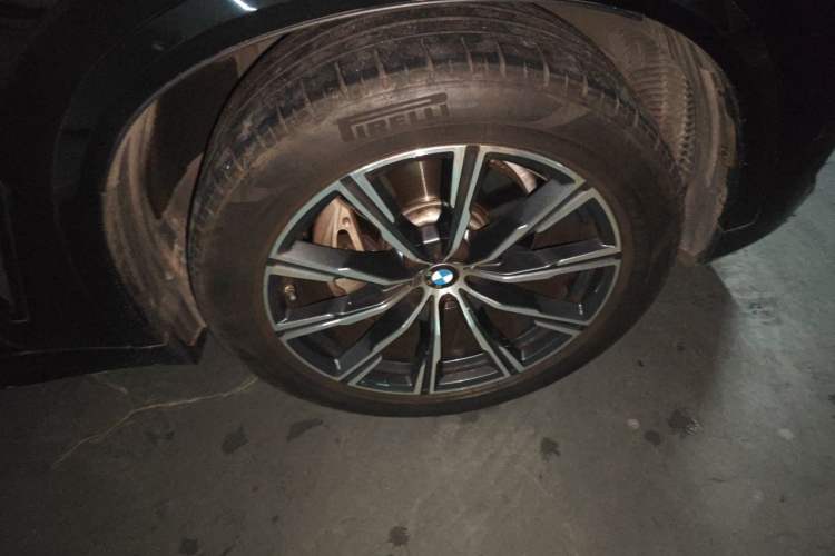 Used BMW X5  Right Front Wheel Hub