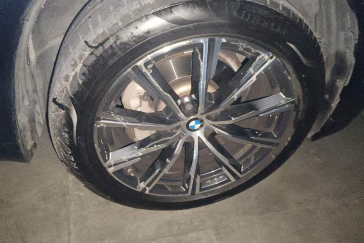 Used BMW X5 2021 Restyled xDrive30i M Sport Package Right Front Wheel Hub