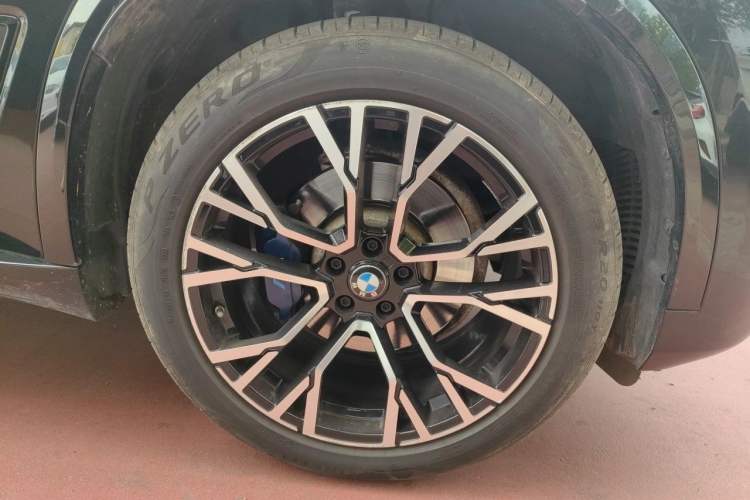 Used BMW X5 2021 xDrive30i M Sport Package Right Front Wheel Hub