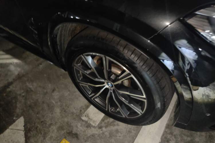 Used BMW X5 2021 xDrive30i M Sport Package Right Front Wheel Hub