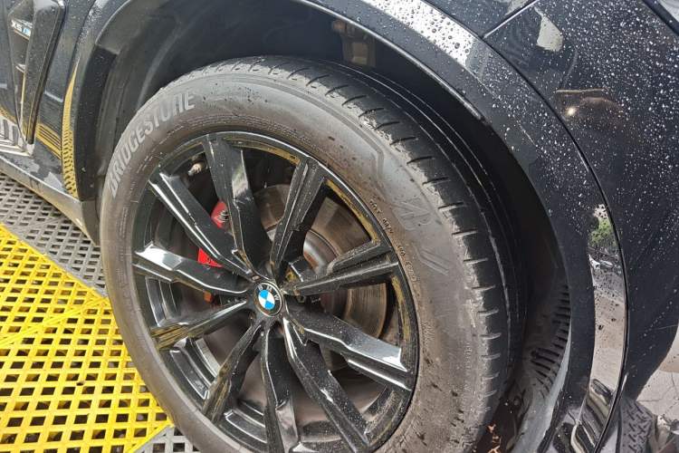 Used BMW X5 2021 Restyled xDrive30i M Sport Package Right Front Wheel Hub