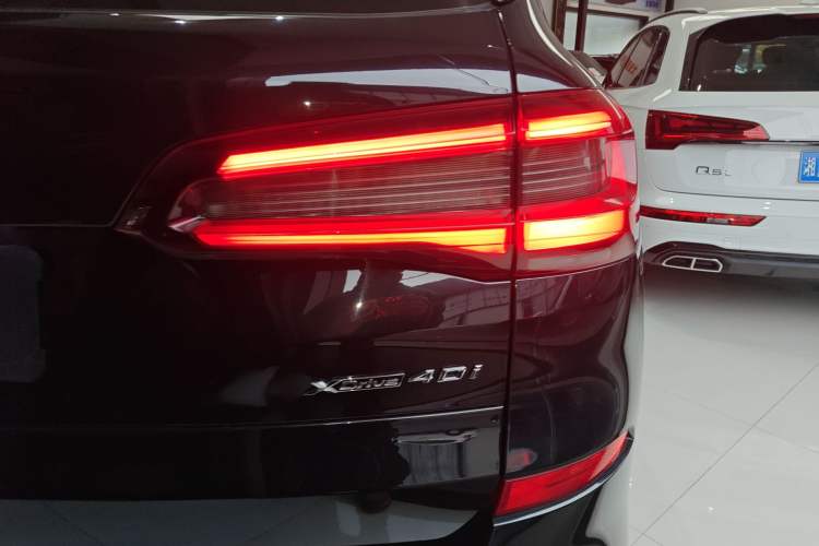 Used BMW X5 2021 xDrive30i M Sport Package Right Rear Taillight