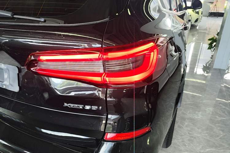 Used BMW X5 2021 Restyled xDrive30i M Sport Package Right Rear Taillight