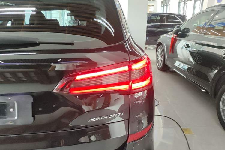 Used BMW X5 2021 xDrive30i M Sport Package Right Rear Taillight