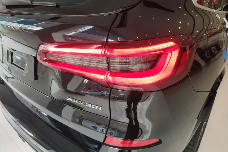 Used BMW X5 2021 Restyled xDrive30i M Sport Package Right Rear Taillight